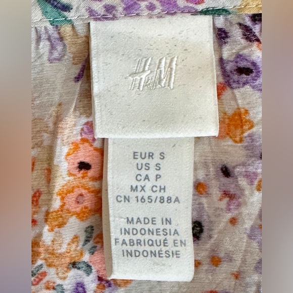 H&M Flowy Floral 3/4 Length Sleeve Dress - Picture 2 of 3